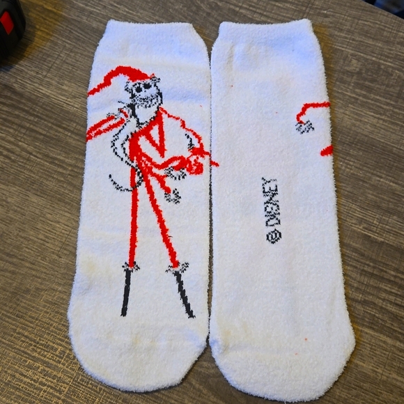 ๐๐ Jack Skellington Santa Fuzzy Socks - Picture 4 of 6